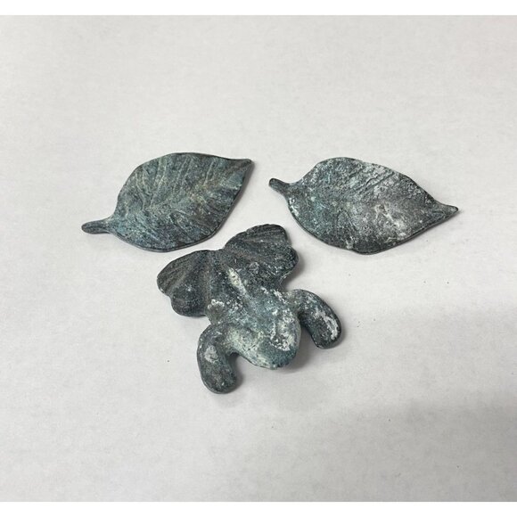 Miniature Bronze 3” Frog & 2 Leaves Figurine Has A Green Patina LOT 3 - Picture 1 of 8